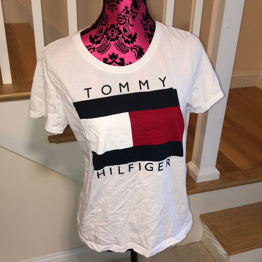 Tommy Hilfiger shirt size medium